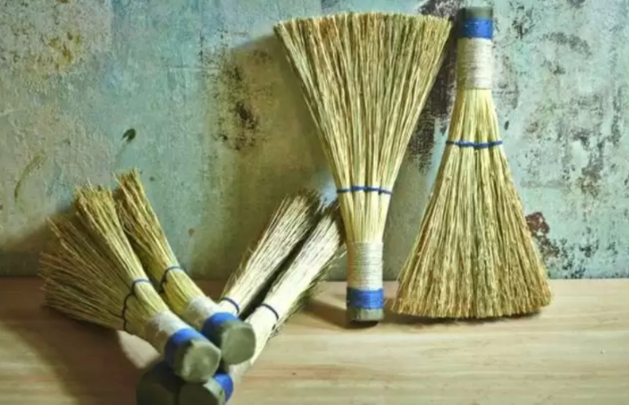 Diwali 2022: Do some broom related measures on Diwali