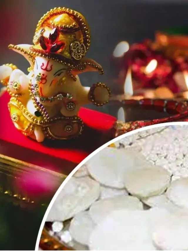खील-बताशे से होती है Diwali की पूजा, जानिए वजह